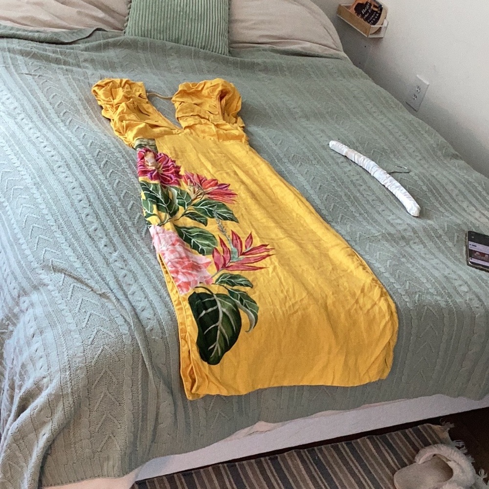 FARM Rio Yellow Floral Maxi Dress with Puff Shoulders - Picture 5 of 9